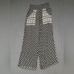 Xhilaration Women's Wide Leg Pants Small Size Black White Geometric